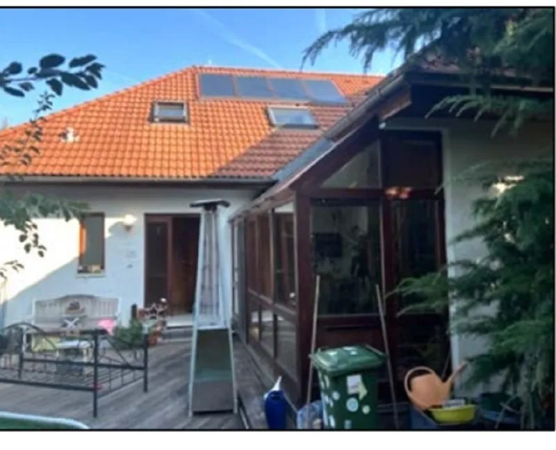 Rodinný dům se zahradou v obci Bradlec