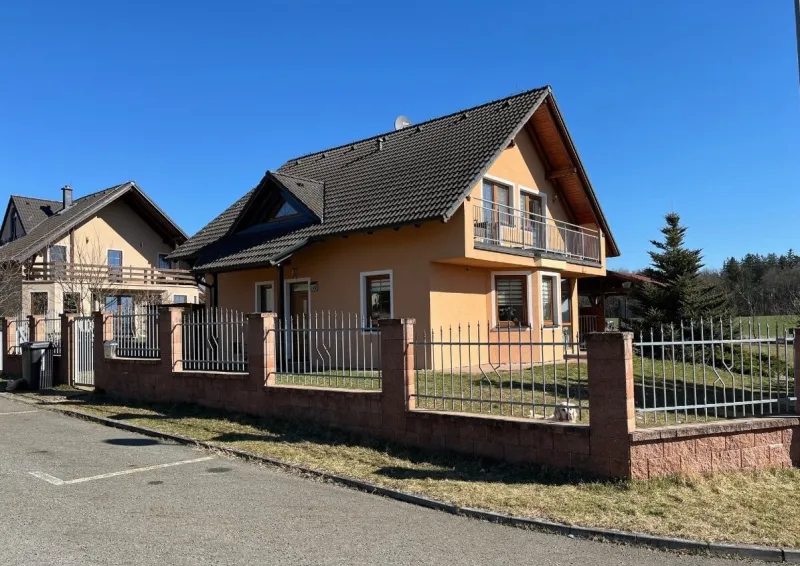 Prodej domu 4+1 Dlouhý Újezd pozemek 1099m2