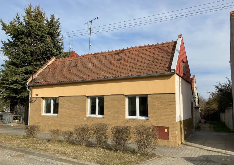 Pronájem staršího RD ve Starém Městě u UH