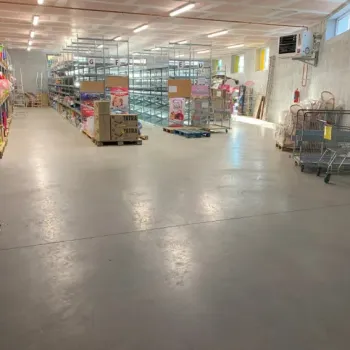 Pronájem haly 360 m2 v Bruntále