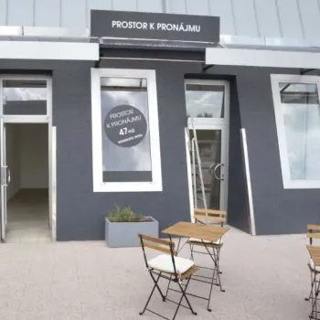Pronájem prostor pro obchod / rychlé občerstven, Kopřivnice