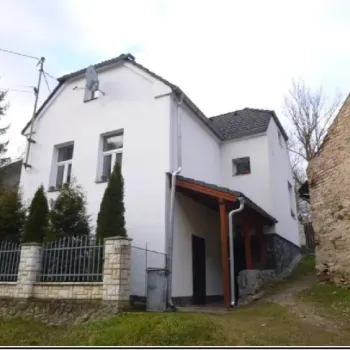 Rodinný dům v obci Svatý Jan pod Skalou