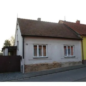 rodinný dům s garáží-dílnou Libáň